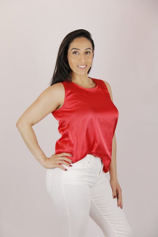 Canotta raso rosso elegante