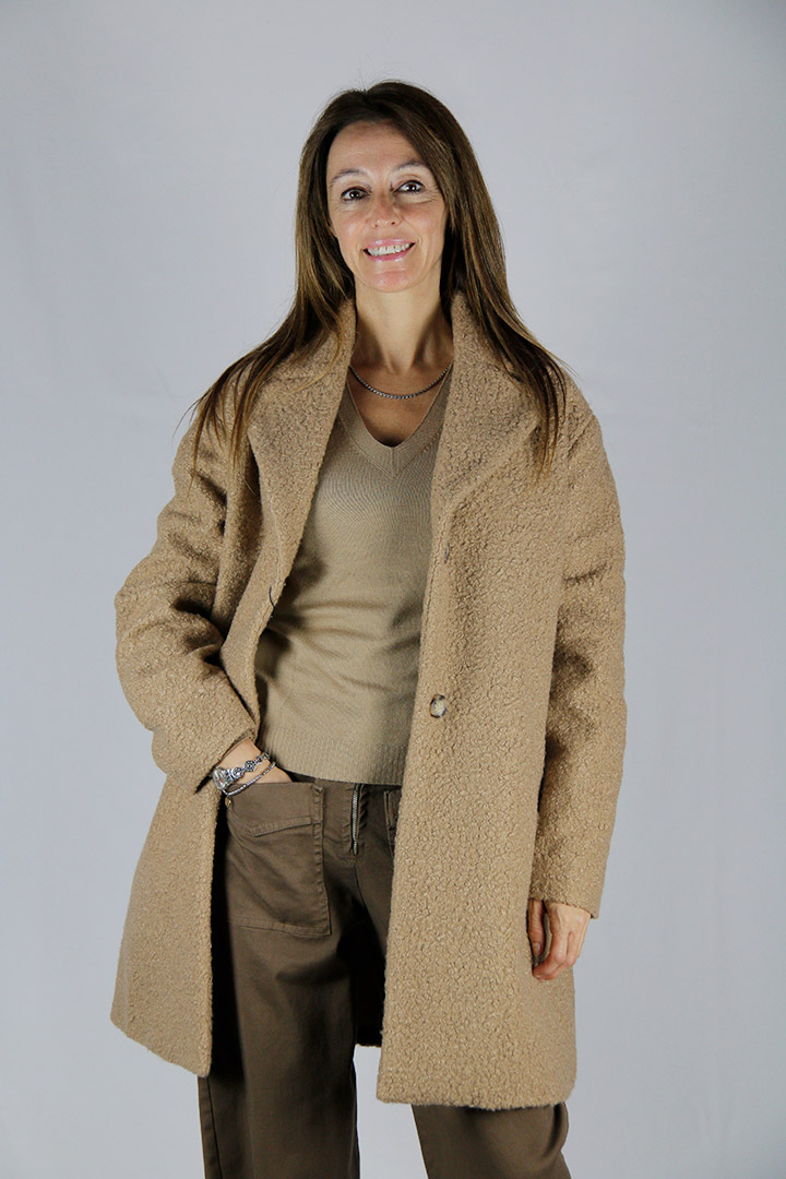 Pullover a V in fibra naturale 100% lana merinos colore cammello - immagine 3