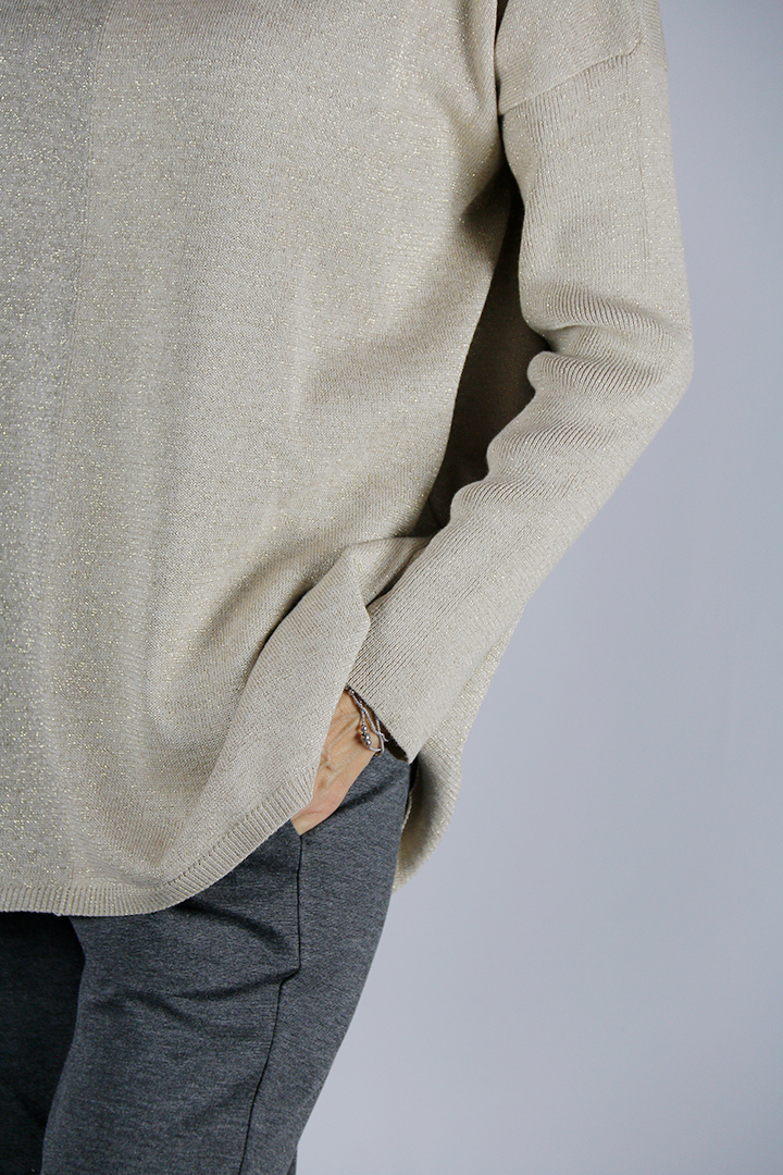 Maglia over in misto lana colore oro con lurex - immagine 5