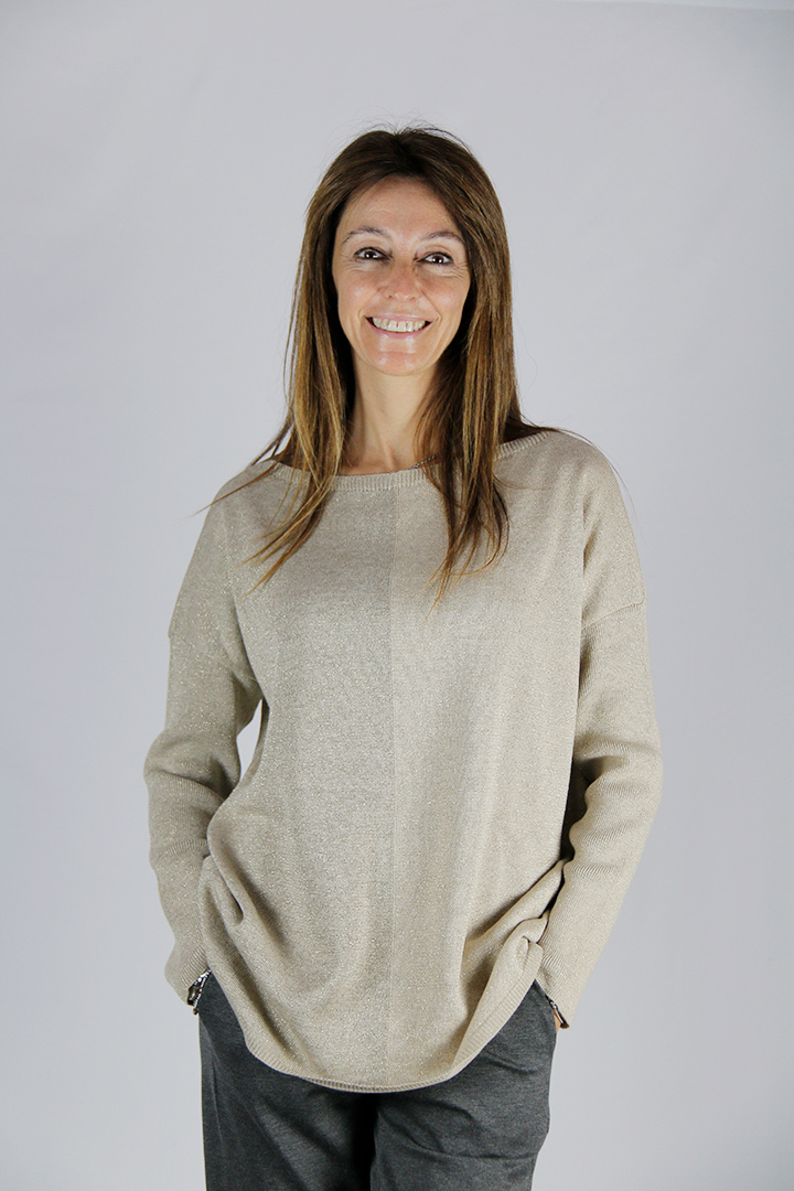 Maglia over in misto lana colore oro con lurex - immagine 2