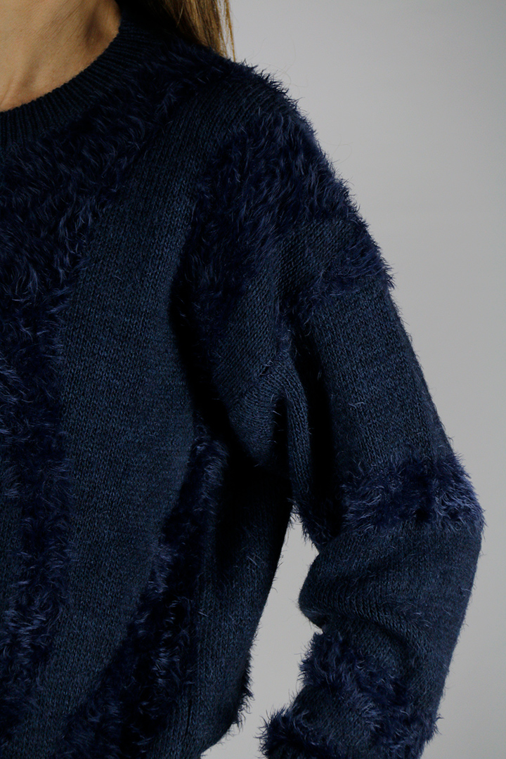 Maglia con inserti pelosetti in filato misto colore blu - immagine 4