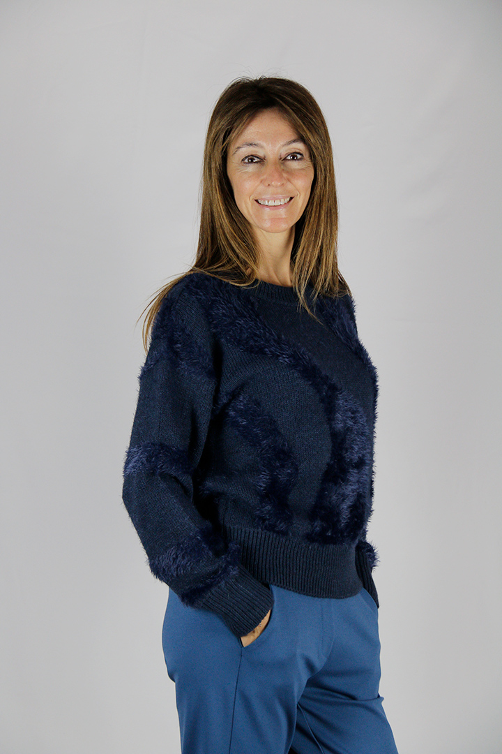 Maglia con inserti pelosetti in filato misto colore blu - immagine 3