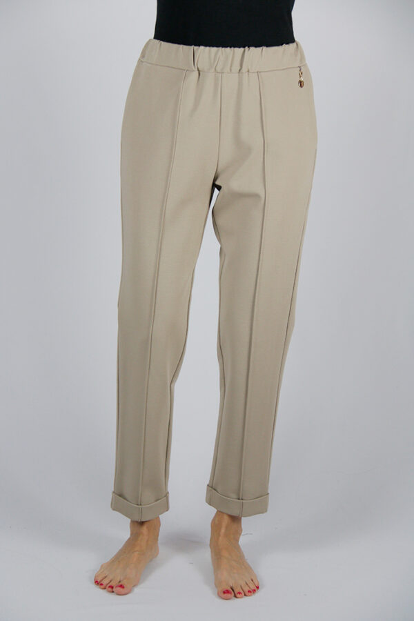 Pantalone colore avorio in tessuto elasticizzato con elastico in vita - immagine 5