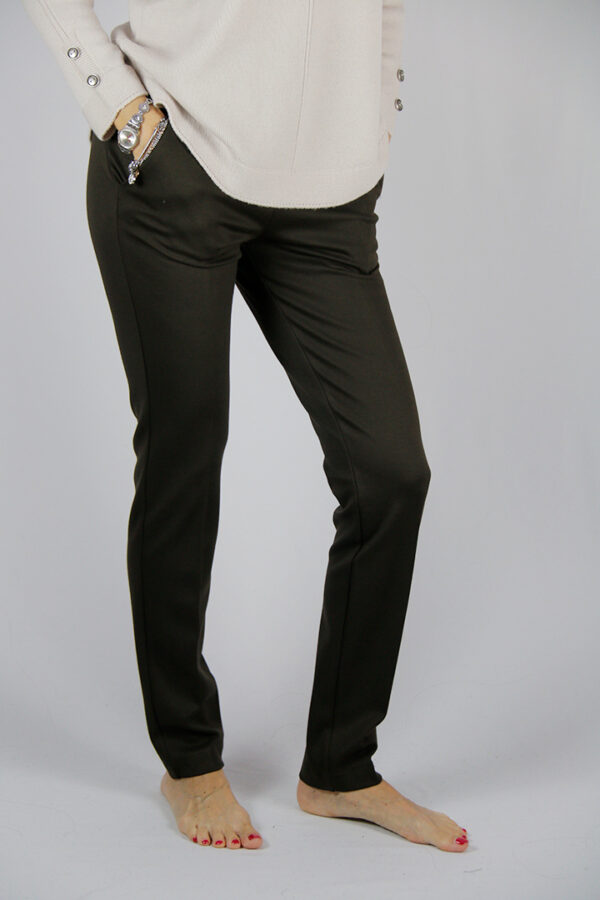 Pantalone in tessuto bielastico gamba asciutta colore moro