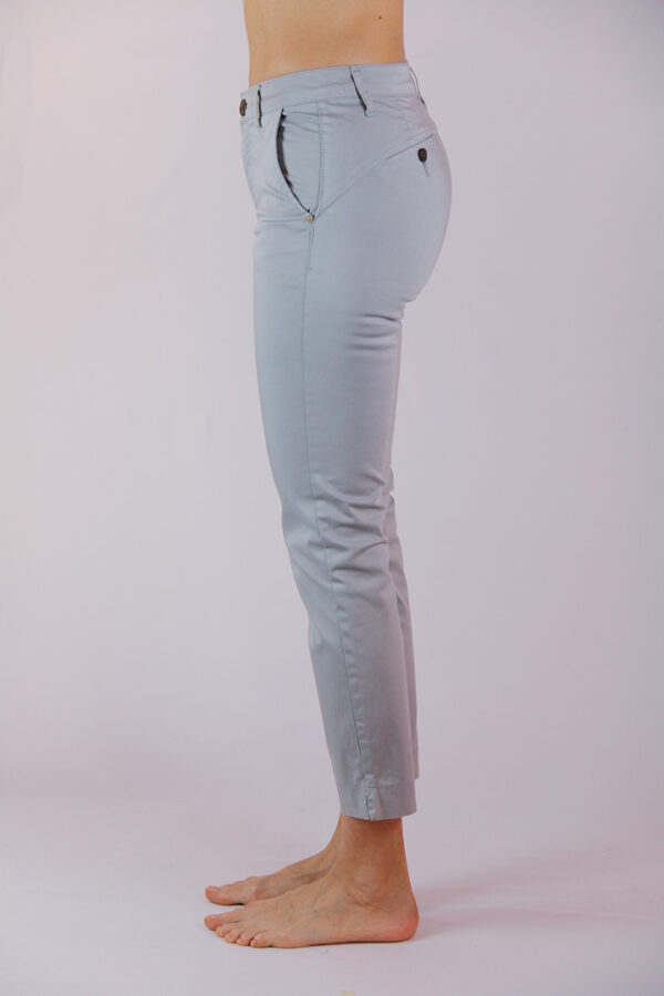 Pantalone in cotone grigio perla strech - immagine 2