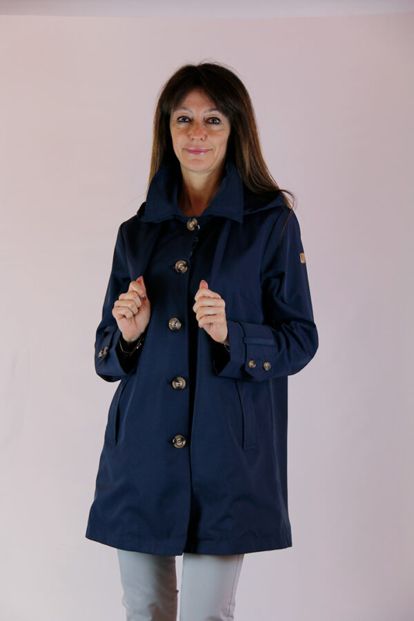 Impermeabile blu con cappuccio