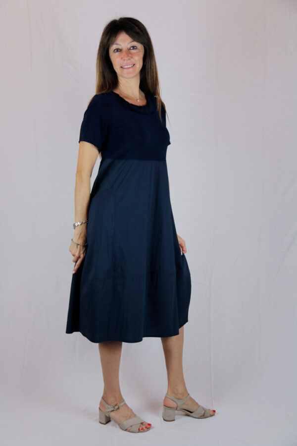 Abito Blu Elegante Versatile