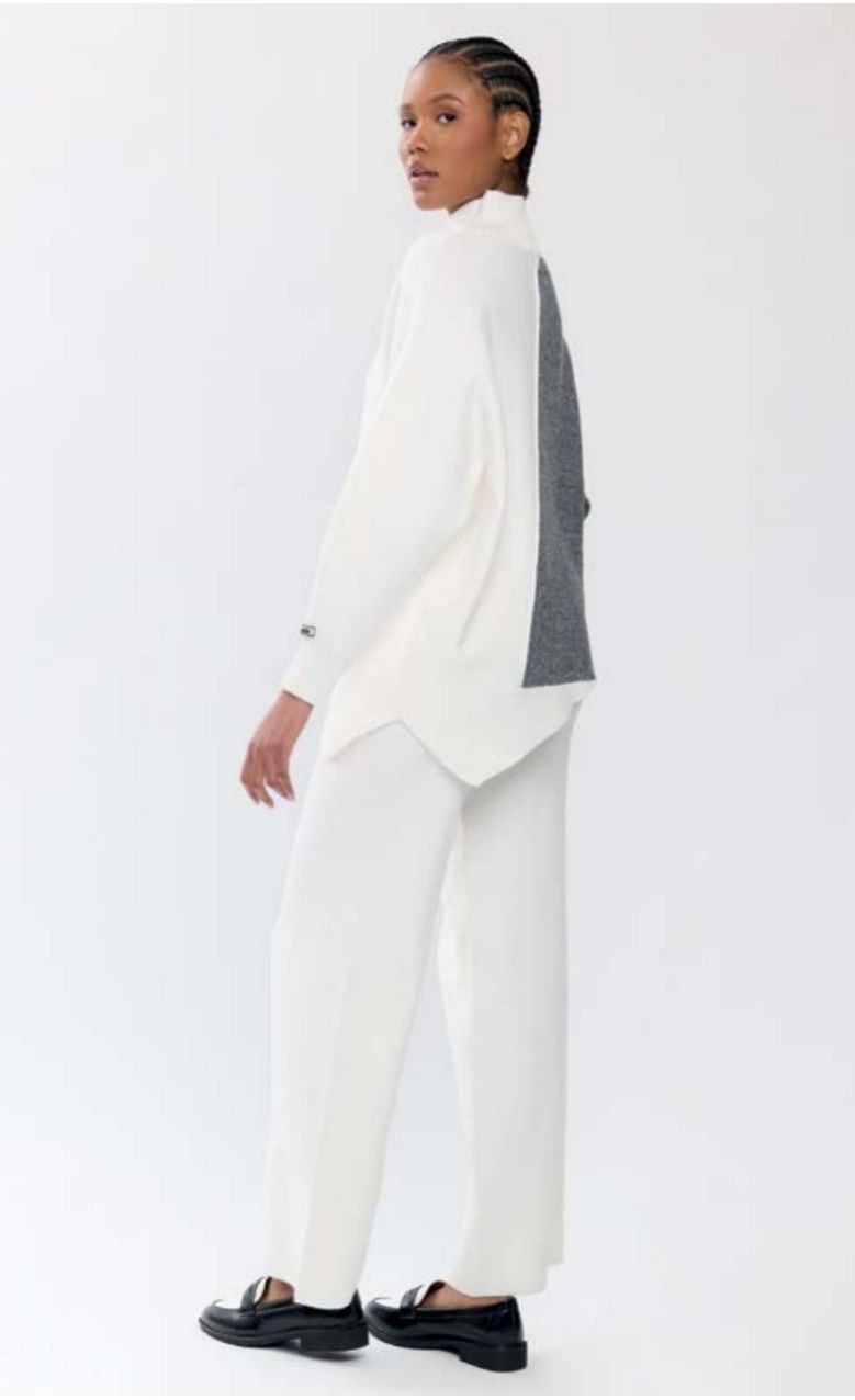 Maglia asimmetrica over bicolore grigio/panna collo a lupetto - immagine 3