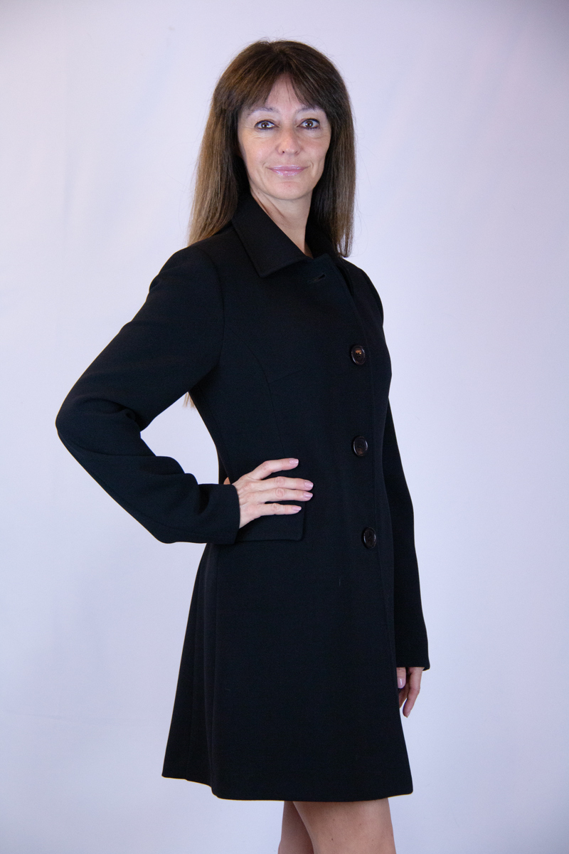 Cappotto nero in tessuto scuba - immagine 2