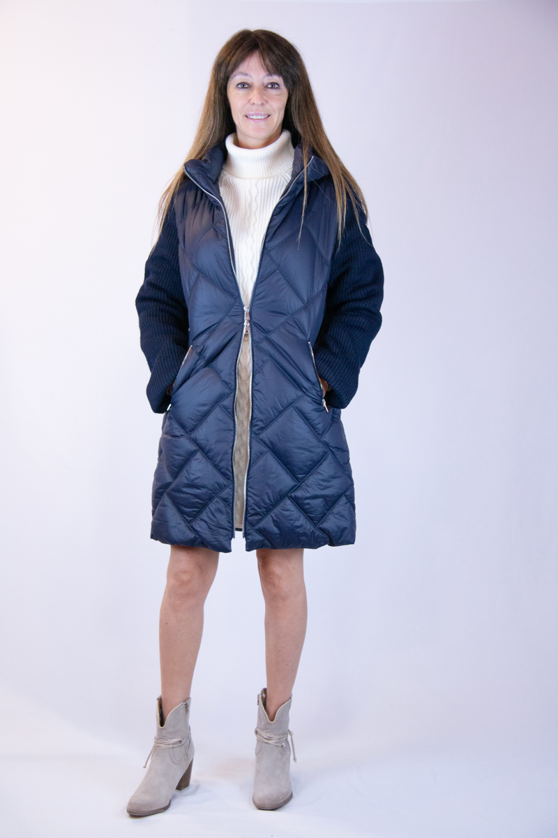 Giaccone lungo blu donna maniche in maglia - immagine 3