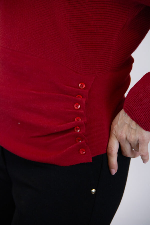 Maglia rosso rubino manica pipistrello con scollo a barchetta - immagine 4