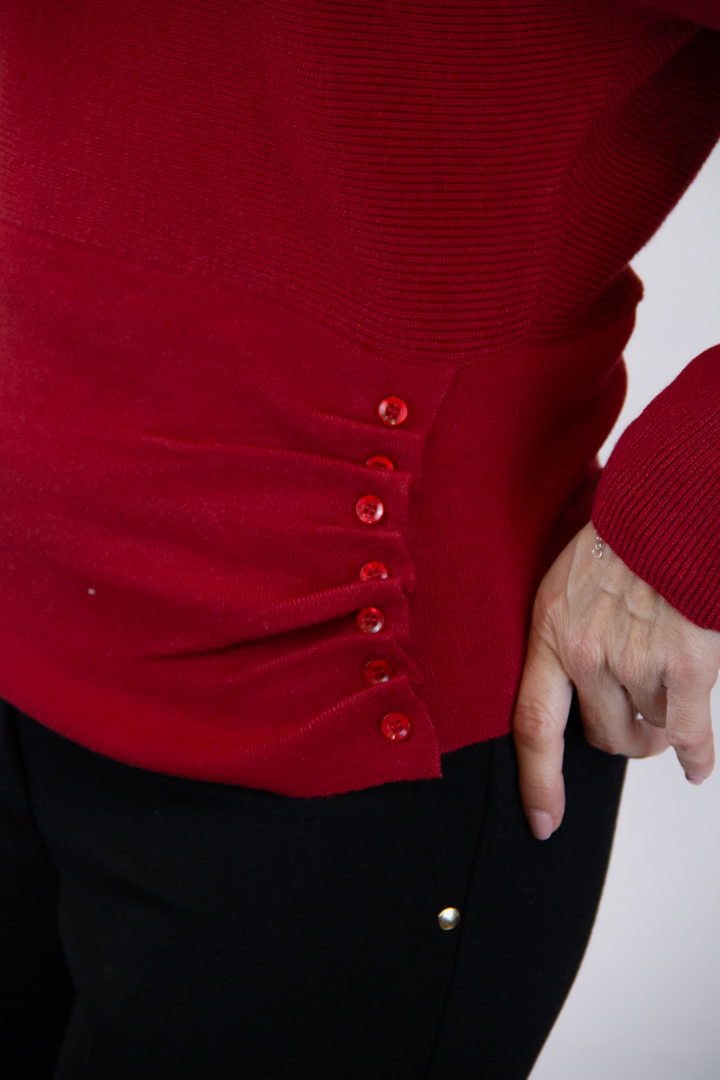Maglia rosso rubino manica pipistrello con scollo a barchetta - immagine 4