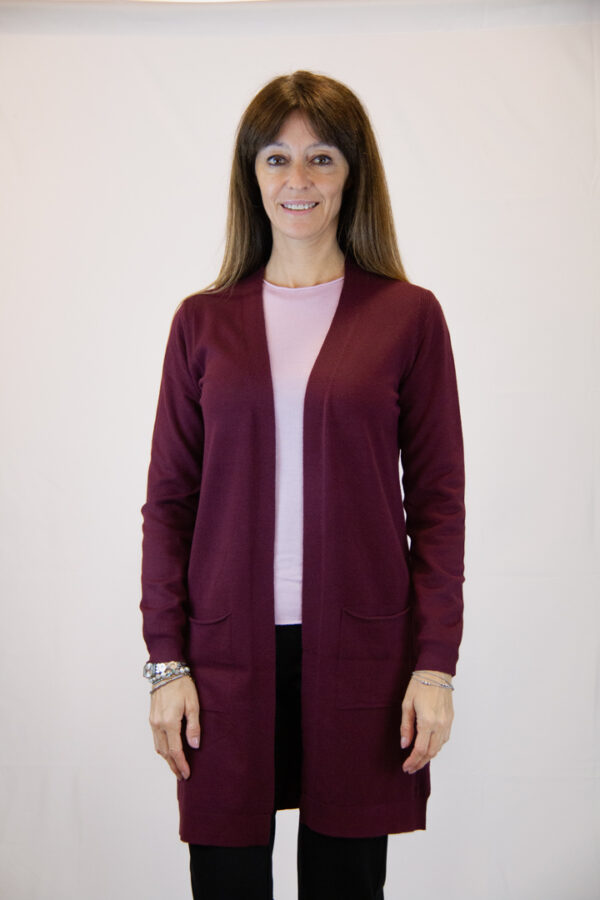 Cardigan lungo con taschini laterali colore vino - immagine 3