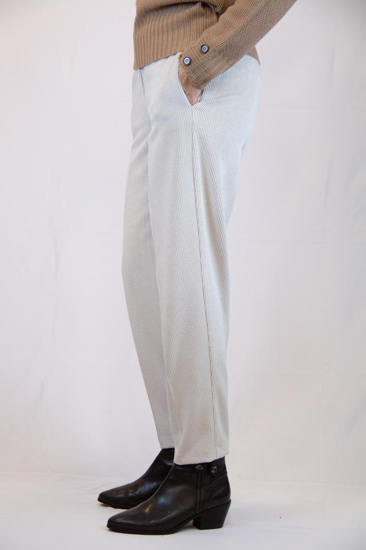 Pantalone velluto colore panna - immagine 3
