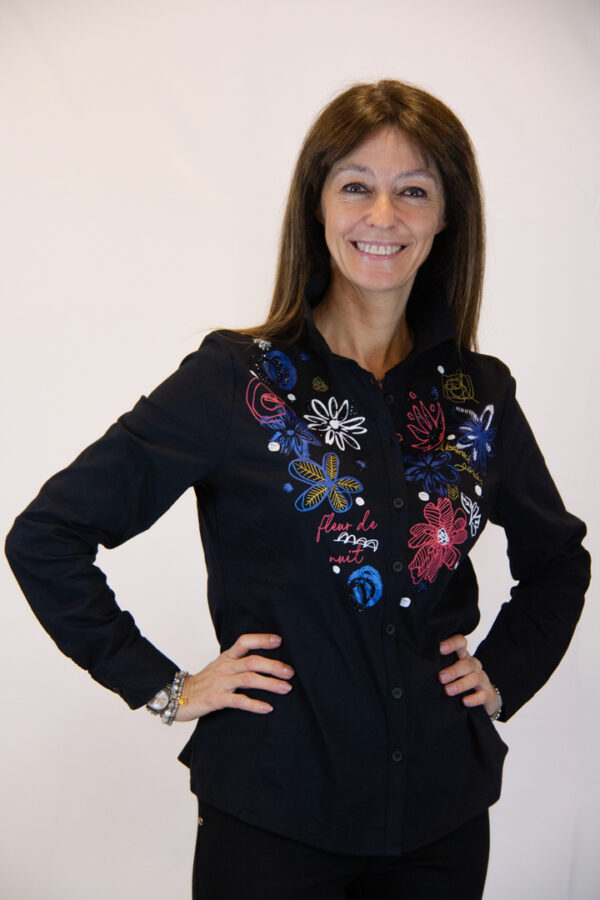 Camicia Dolcezza ricami artistici - immagine 3
