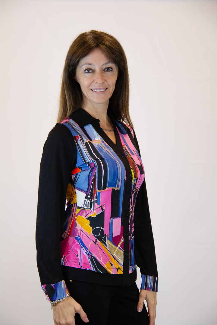 Camicia scollo V artistica