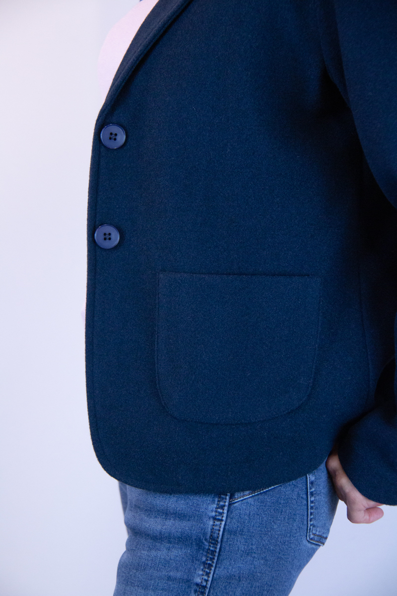 Giacca blu in caldo tessuto elasticizzato - immagine 5