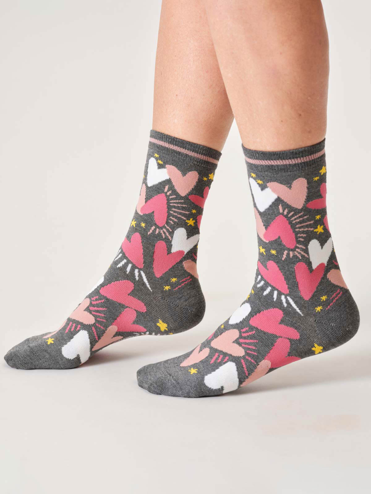 Calzini in fibra di bamboo donna con cuori e stelle - immagine 2