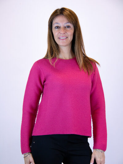Maglia ciclamino in lana vergine – stile e qualità Made in Italy