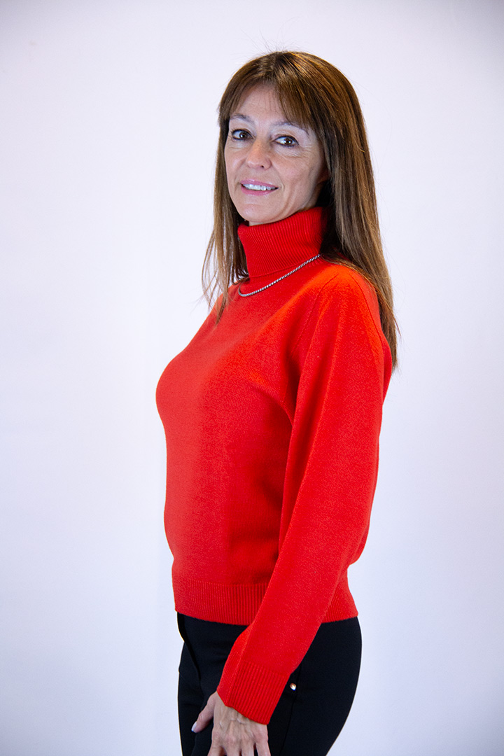 Maglia collo alto lana merinos colore rosso - immagine 2